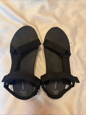 Time and Tru Black Open-Toe Adjustable platform Sport Sandals